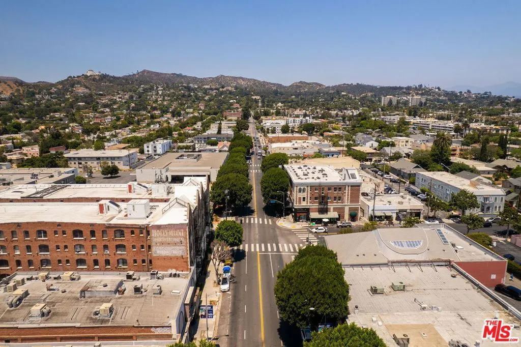 1930 N Vermont Avenue 207, Los Angeles, California 90027 home-pic-27